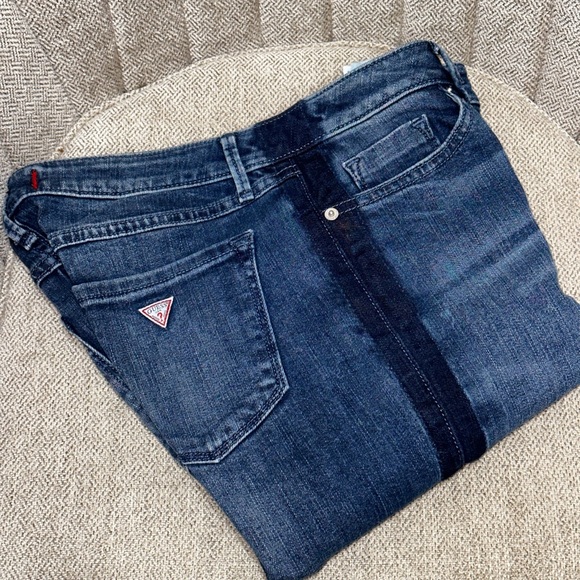 Guess Skinny Jeans - Picture 2 of 3